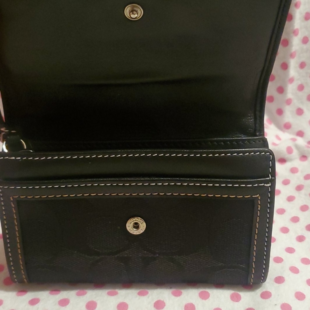 Coach Medium Signature "C" Wallet - Picture 4 of 8